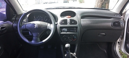 Imagem 7 de 8 de Peugeot 206 2005 1.4 Presence 3p