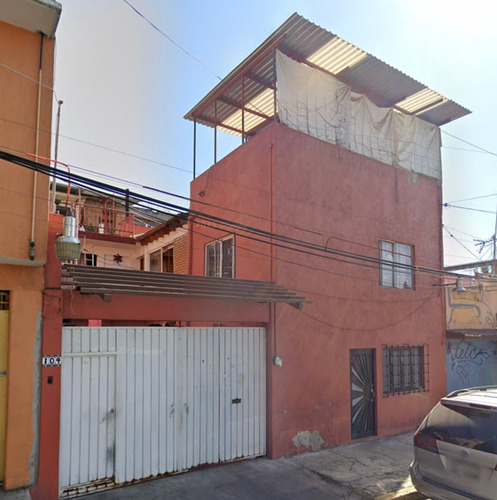Casa En Remate Bancario A Unas Cuadras De Av Observatorio
