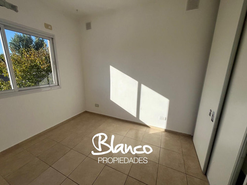 Casa En Alquiler En Roble Joven, Pilar, G.b.a. Zona Norte
