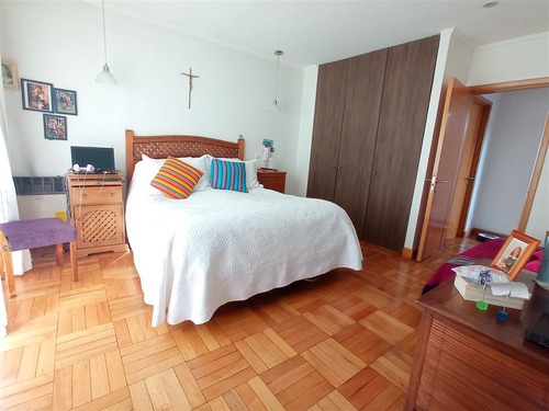 Casa En Venta De 4 Dorm. Latadia/manquehue/sebastian Elcano