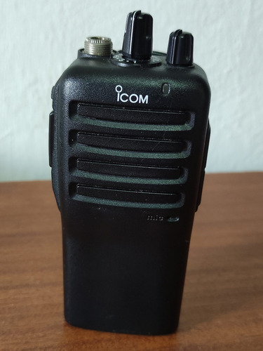 Radio Portátil Icom F24 Uhf (Usado)