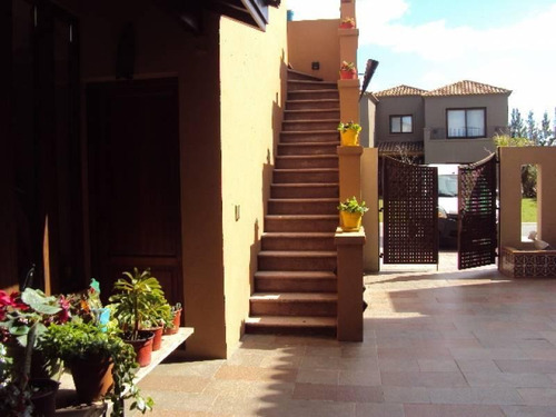 Imagen 13 de 21 de Venta Casa 4 Dormitorios Al Lago Cabos Del Lago Nordelta