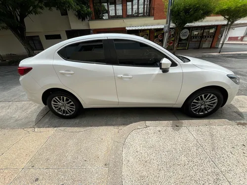 Mazda 2 Sedan 1.5 Grand Touring