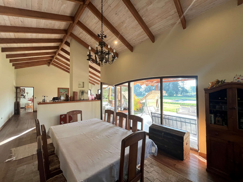 Casa Chilena En Condominio Con Club De Golf En Linderos