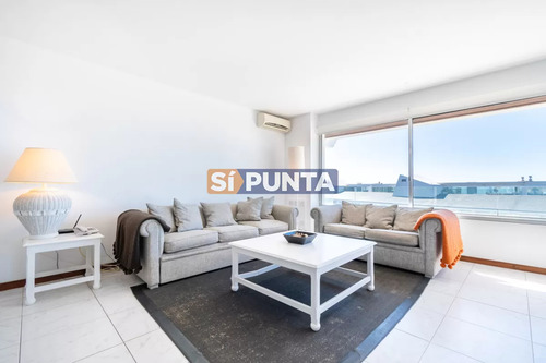 Venta Y Alquiler Temporario De Apartamento Penthouse De Tres Dormitorios En Playa Montoya