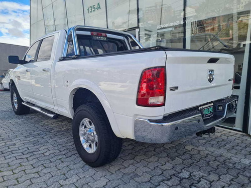 Imagem 4 de 12 de Dodge Ram 2500 Laramie 6.7 Tdi Cd 4x4 Dies 2012
