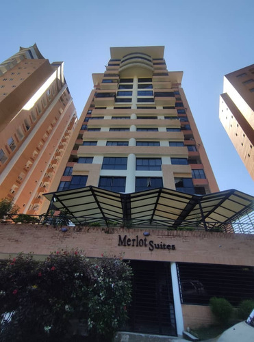 Lm. Se Vende Apartamento En El Conjunto Residencial Merlot Suite, El Parral, Valencia.