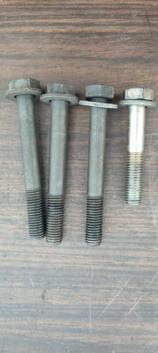 4 Tornillos Soporte Motor Cummins Isb 5.9l Freightliner Fl70