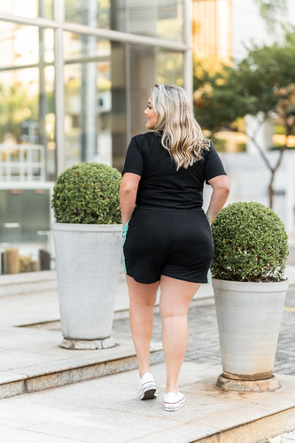Imagem 3 de 9 de Conjuntinho Feminino Plus Size Blusinha Com Shorts Verão