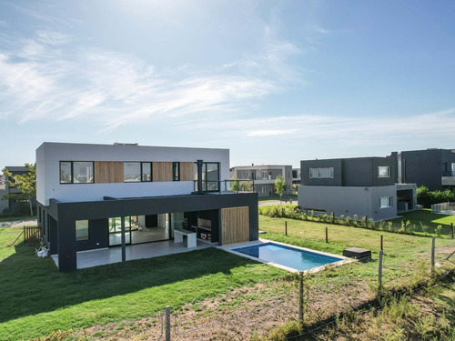 Imagen 5 de 30 de Casa En Venta De 4 Dormitorios, A Estrenar En Barrio Los Ceibos, Puertos Del Lago