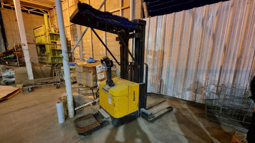 Autoelevador Apilador Clark Stacker 1600kg Envios Al Pais