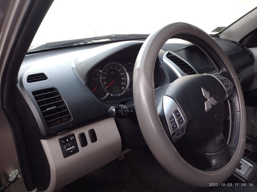 Imagen 7 de 7 de Mitsubishi L-200 3.2 Di-d D/cab 4x4 Triton Automática