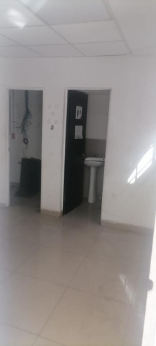 Bodega Comercial Con Local, En Plaza Echegaray Naucalpan