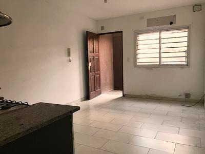 Imagen 4 de 5 de Departamento 2 Dorm. Lavadero Y Cochera