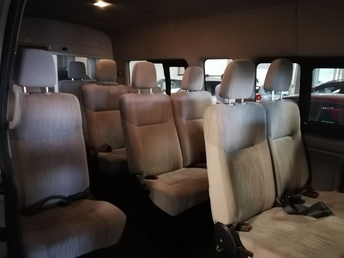 Imagen 9 de 15 de Nissan Urvan 2018 2.5 15 Pas Ampliapack Seg Die Mt