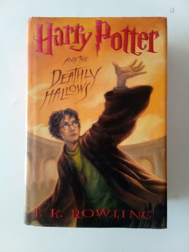 Harry Potter And The Deathly Hallows (1 Edición)  (Reacondicionado)