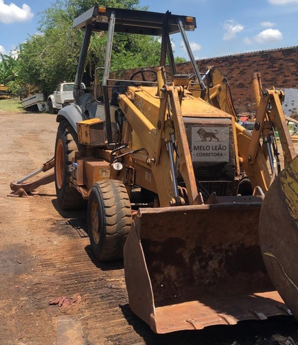 Retroescavadeira Case 580l 4x4 - Ano 2000 - Motor Novo