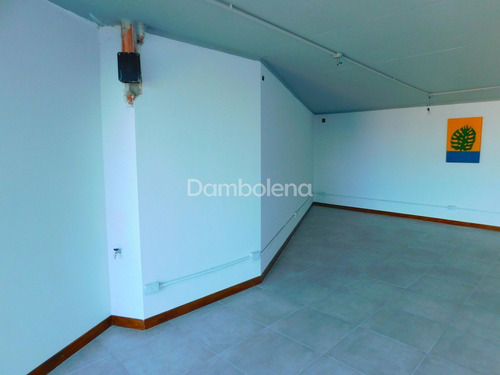Imagen 16 de 21 de Oficina En Venta O Permuta Ubicado En Moreno, Moreno