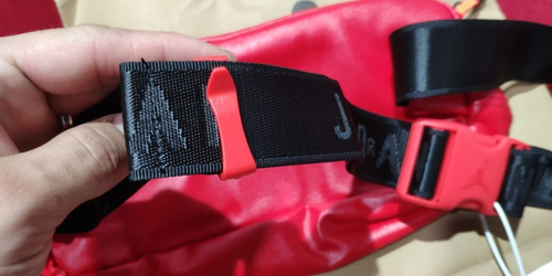 Riñonera Crossbody Jordan Retro 6 Red Unicas - En Stock