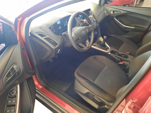 Imagen 12 de 14 de Ford Focus 1.6 5p S 2017