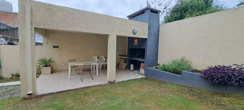 Se Vende Duplex Con Pileta Y Cochera En Carlos Paz