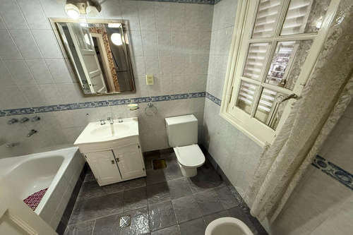 Venta - Casa De 3 Dormitorios Con Patio Y Cochera. Arroyito, Rosario.