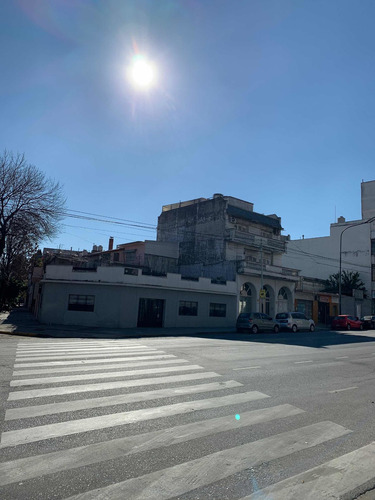 Imagen 5 de 9 de Muro Para Publicidad En Medianera Sobre Avenida Directorio
