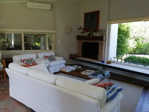 Casa En Venta En Punta Del Este , Zona Golf