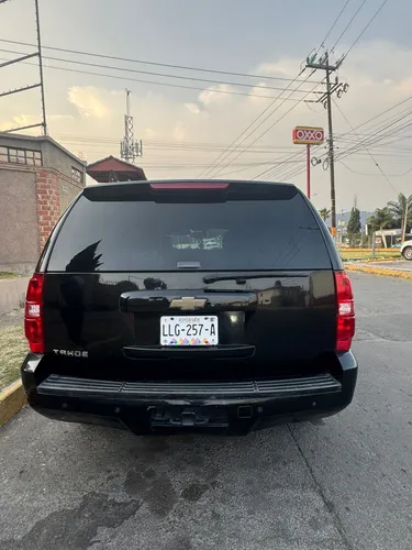 Chevrolet Tahoe 2 filas de asientos de piel