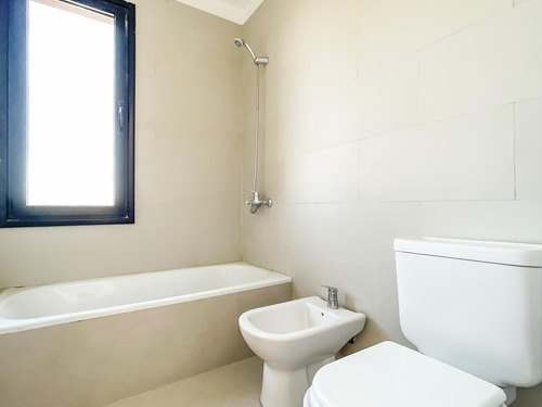 Imagen 24 de 30 de Muy Practica Casa 3 Dorm A Estrenar, Al Lago, En Venta, En San Sebastián, Pilar