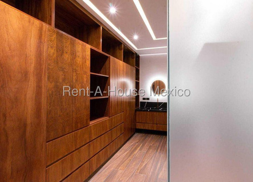 Casa En Venta En Calle Fresno, Bosque Esmeralda Ru 25-2424.