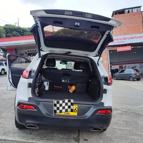 Jeep Cherokee 3.2 Longitude Plus