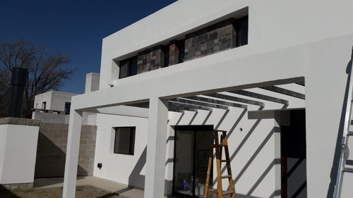 Imagen 2 de 25 de En Venta! Duplex A Estrenar De 2 Dormitorios - Banda Norte - Rio Cuarto