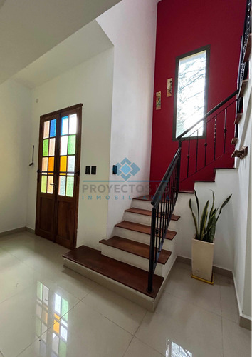 Casa De 1 Dorm En Venta, Agua De Oro