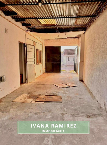 Casa De 3 Amb. En Venta, Barrio Sarmiento - Luján