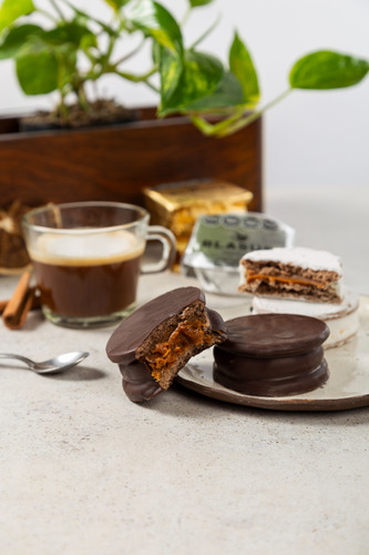 Alfajor Premium Blasus Ddl C/chocolate Y Merengue 6un 450g
