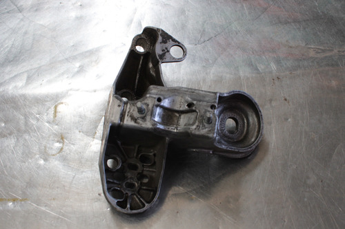 Soporte Motor Delantero Izq Audi A4 2004 1.8 8e0199351 K3320 (Usado)