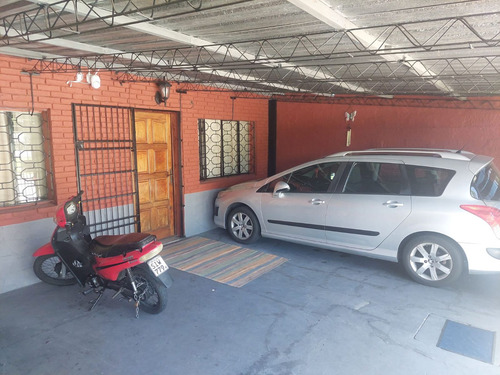 Venta Casa 2 Dormitorios Cerro Con Cochera