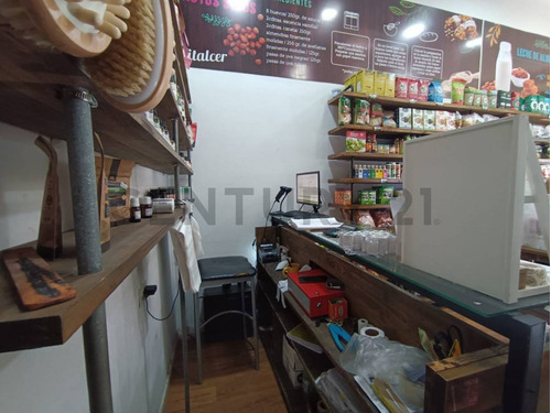 Venta De Fondo De Comercio De Dietetica En Av Rivadavia Al 6800 Flores