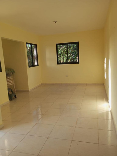 Venta De Casa De 4 Tareas En Monte Plata, República Dominicana