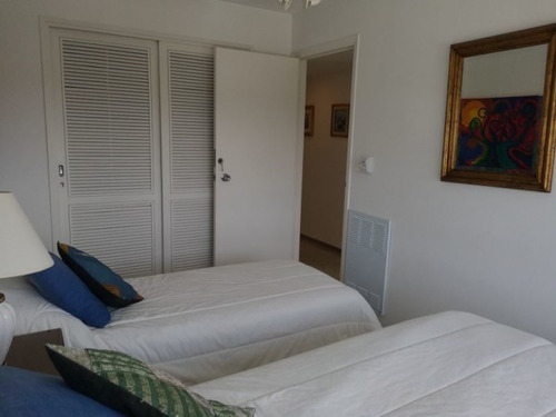 Venta De Apartamento 2 Dormitorios En Playa Mansa