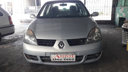 Renault Clio Sedan 1.6 16v Privilège Hi-flex 4p