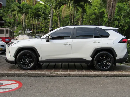 Toyota RAV4 LIMITED CC2500 BLINDAJE 2+ AUTOMATICA 4X2 202 HP