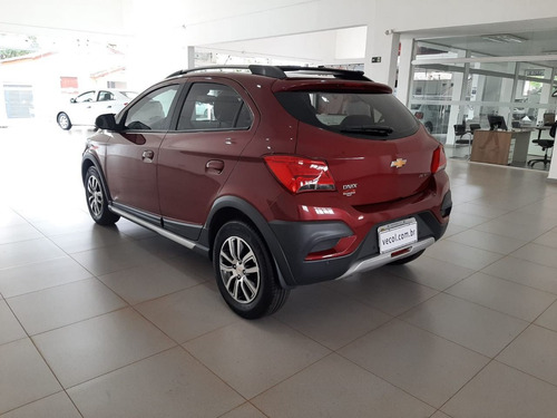 Imagem 6 de 12 de Chevrolet Onix Hatch 1.4 4p Flex Activ Automático