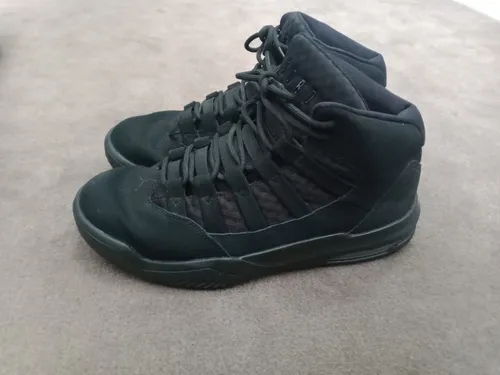 Jordan Aura Max MercadoLibre