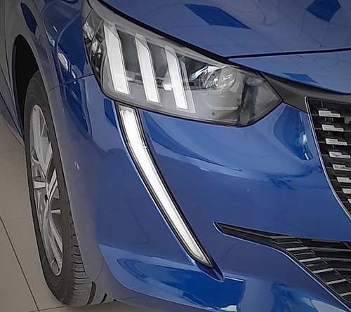 Peugeot 208 Feline At