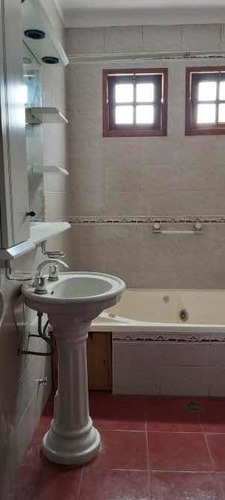 Imagen 13 de 13 de Hermoso Chalet En Esquina , Zona Centrica De Llavallol