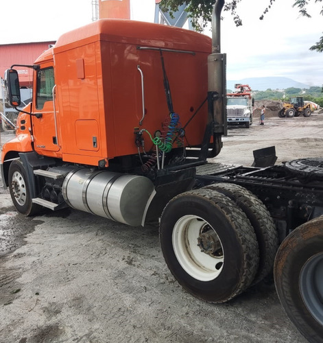 Imagen 4 de 9 de Tractocamion Mack Pinnacle