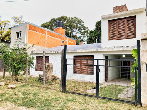 Casa En Venta - 3 Dormitorios 2 Baños - 312mts2 - Córdoba