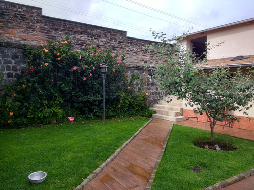 Bonita Casa Con Amplio Terreno